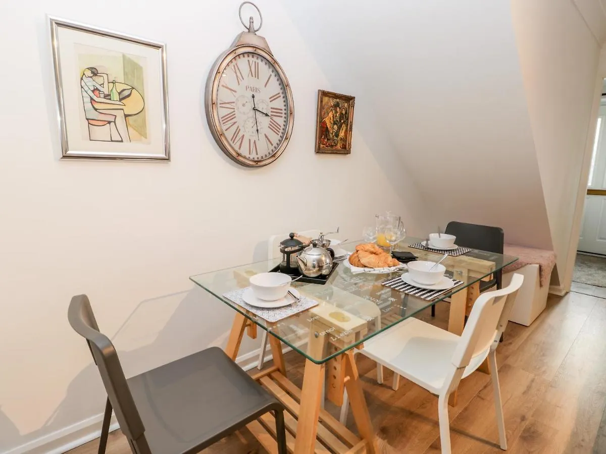 Rosewood Cottage Bridlington 0*,